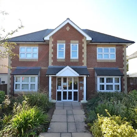 Swanage Holiday Penthouse Apartment, Moments From Beach And Town, On Site Parking, Fast Wifi, Sleeps Up To 6, Rated Exceptional Exterior photo