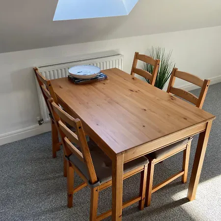 Swanage Holiday Penthouse Apartment, Moments From Beach And Town, On Site Parking, Fast Wifi, Sleeps Up To 6, Rated Exceptional Exterior photo